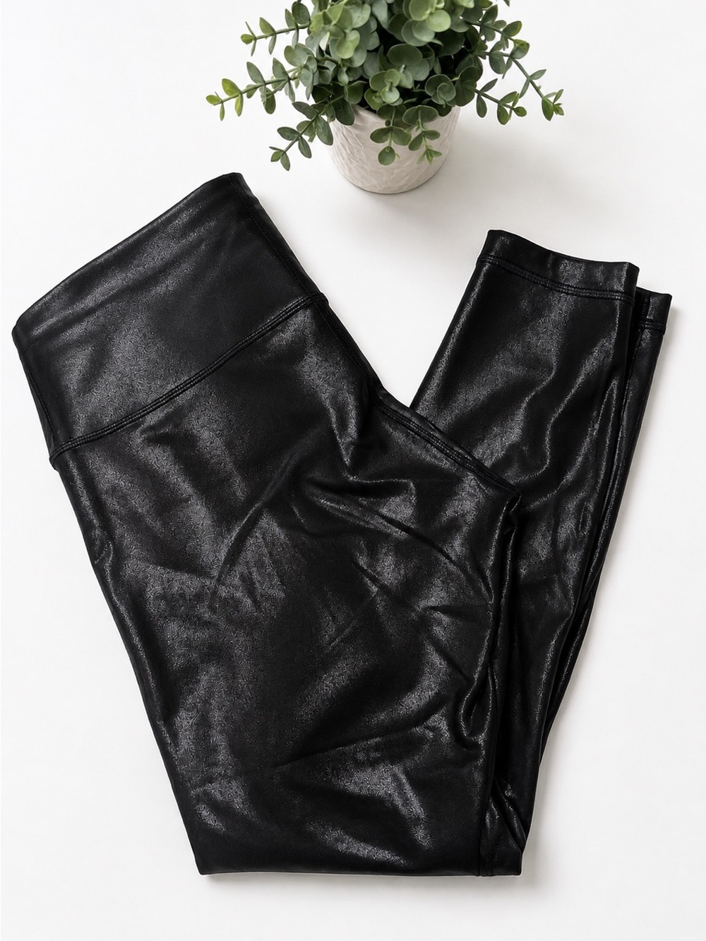 Lululemon Wunder Train High-Rise Tight 25" *Foil Radiate Black Size 10